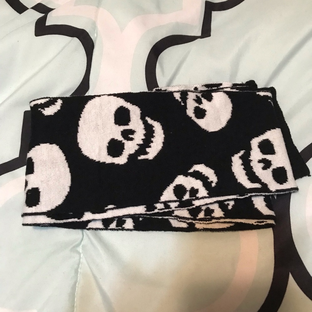 Skull Scarf